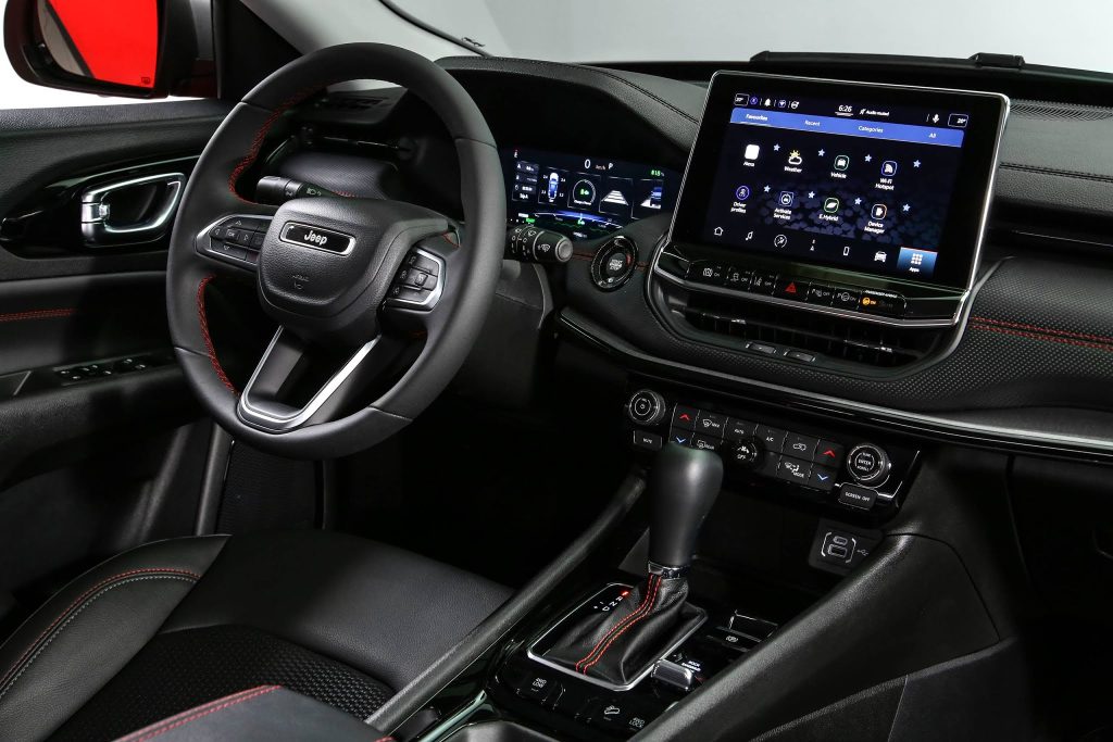  Jeep Compass 2022 interior