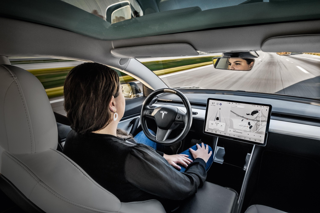 Interior TESLA MODEL S